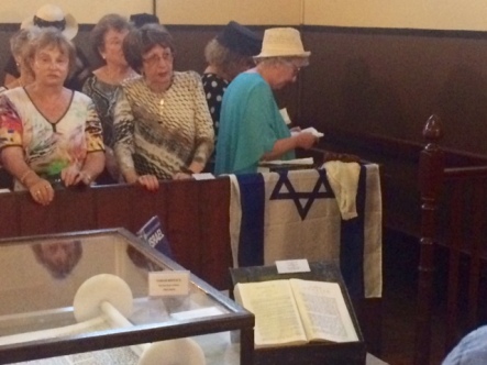 Women from the Melbourne Ark Centre praying in the Synagogue